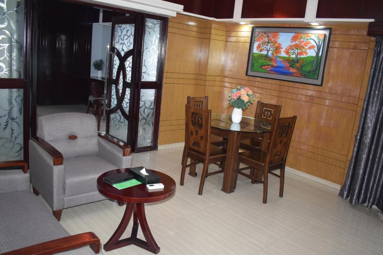 Momo Inn Bogra Exterior foto